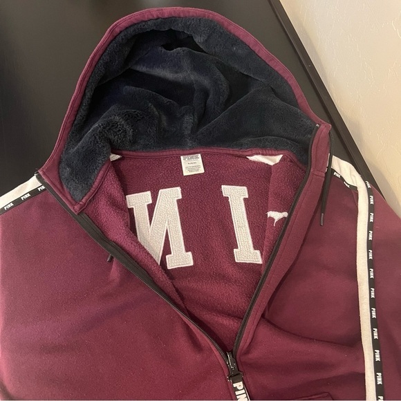 Sequinned Pink Victoria’s Secret full zip jacket, faux fur lined hood, graphic M - Picture 14 of 16
